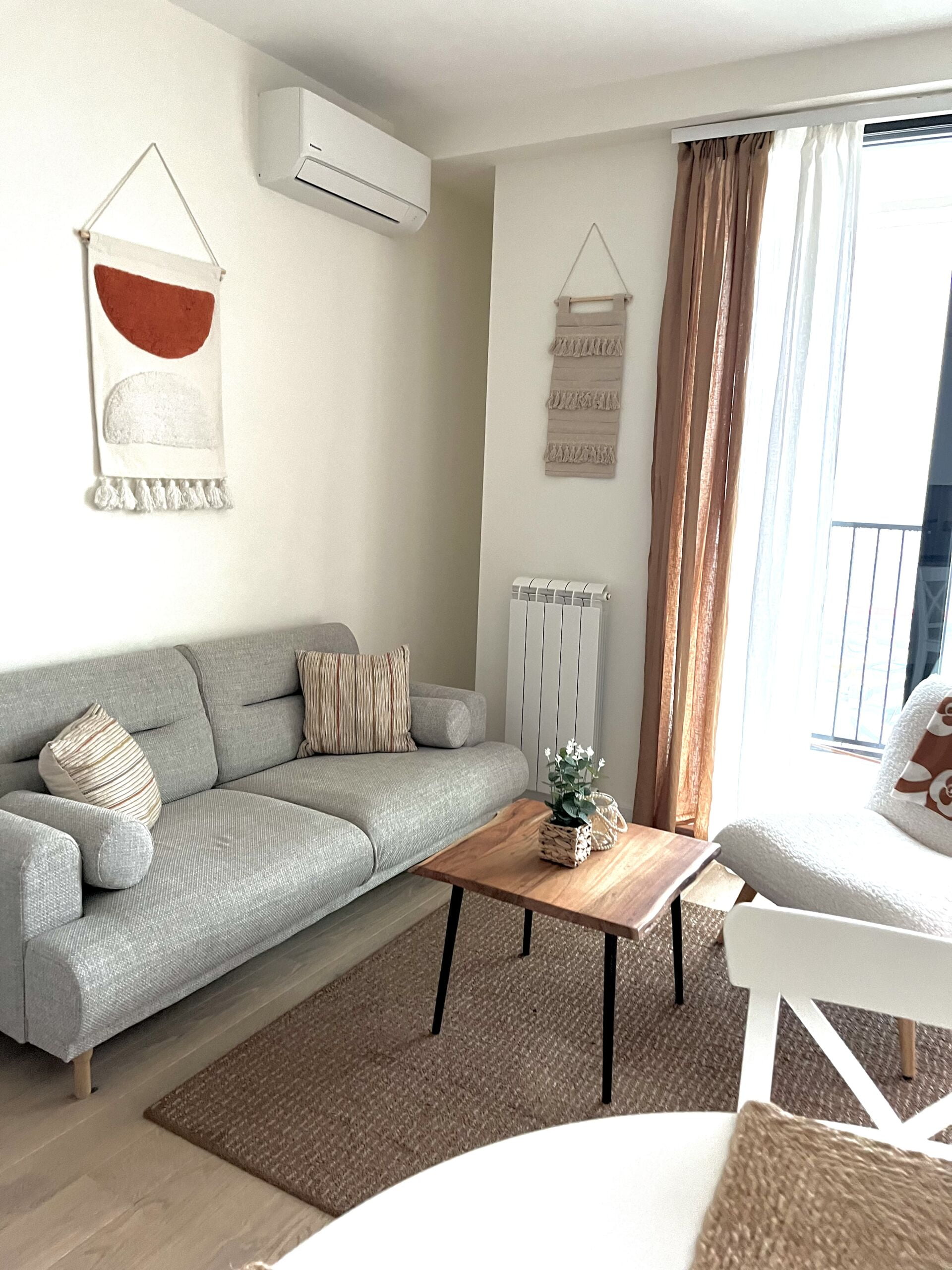 Houserz Airbnb Property Management - Dubai, Belgrade